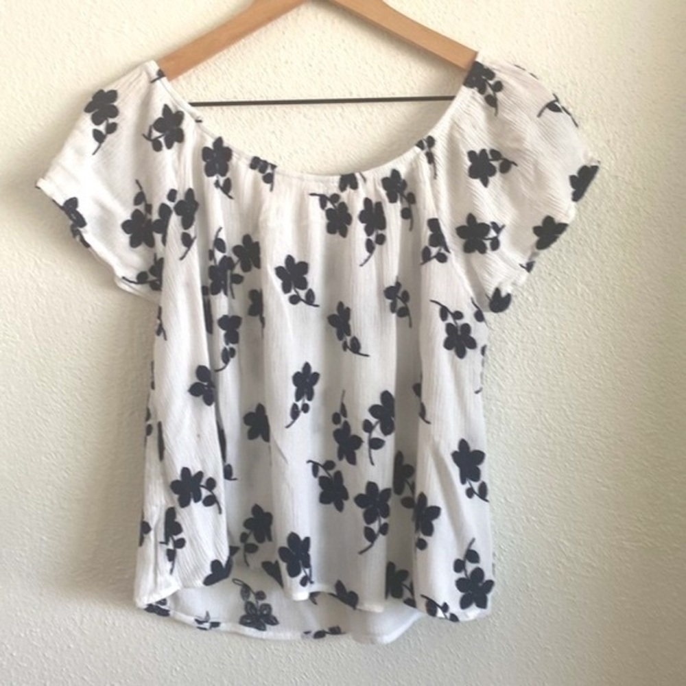 Jella c. Embroidered top - Picture 3 of 4